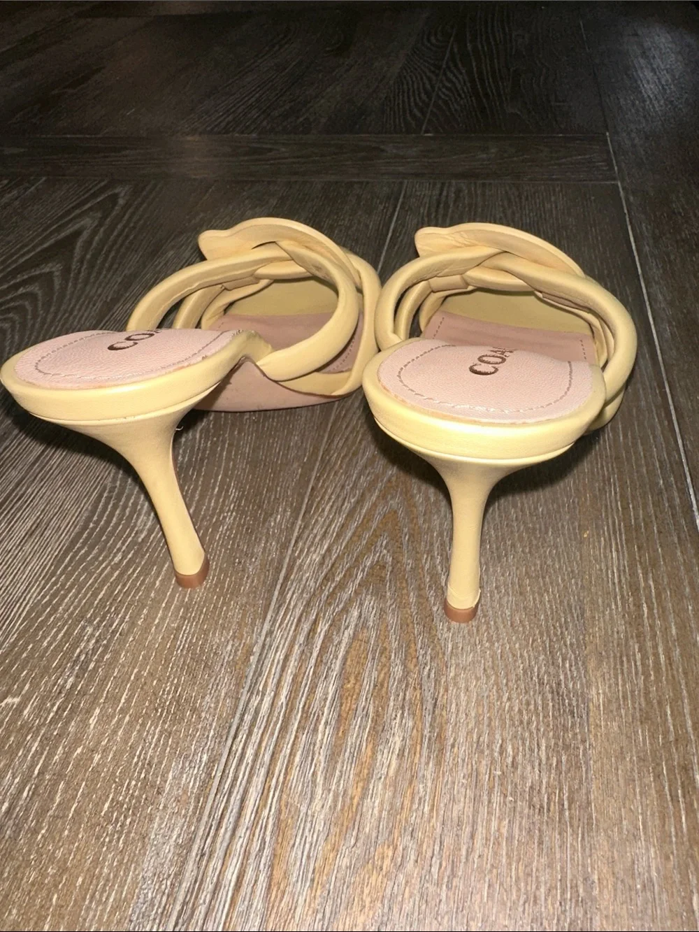 Coach Kellie Butter Yellow Leather Knotted Mule Heels Women’s Size 8.5